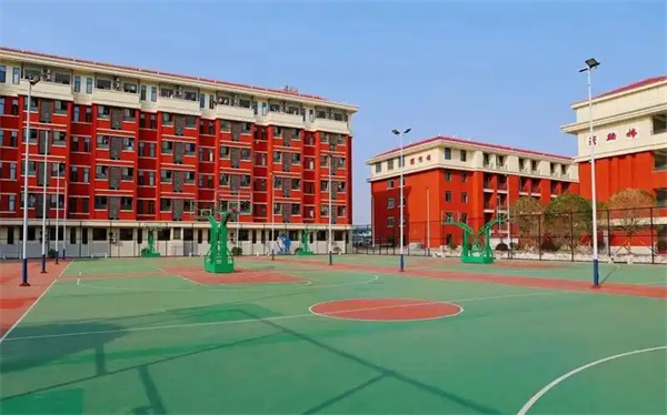 长沙市麓谷高级中学高考复读部师资
