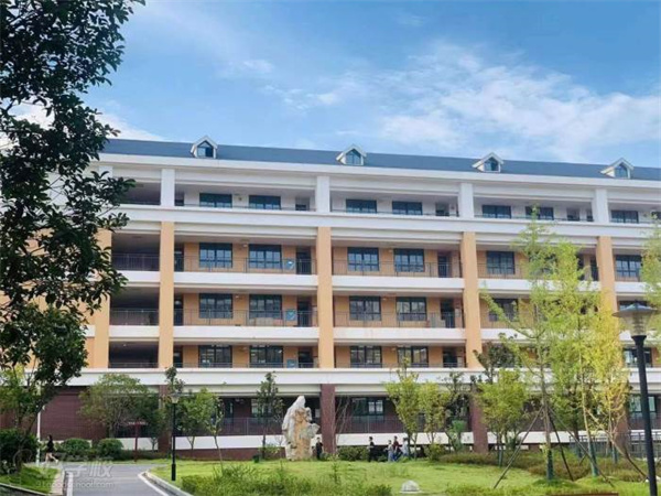 长沙市高级中学复读学校简介  