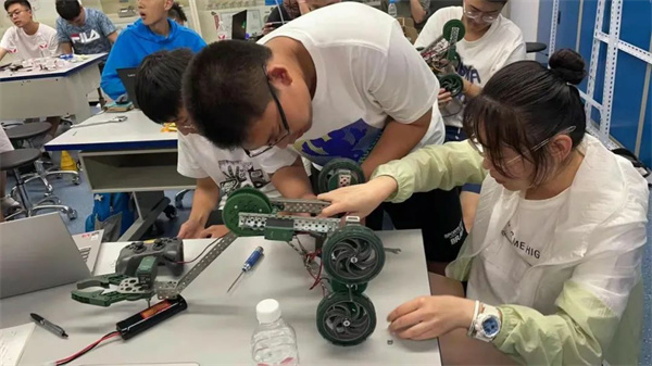 长沙市明达高级中学