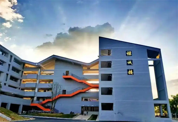 长沙恒雅高级中学复读学校特色