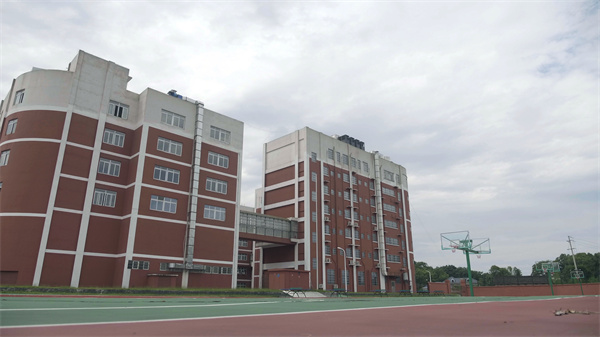 长沙市创新高级中学复读师资