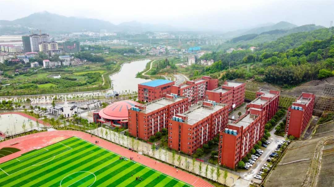 涟源市涟水学校高复部