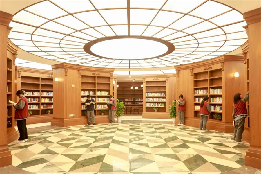 湘潭市博纳高级中学复读教学环境