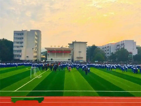 长沙市麓谷高级中学特色