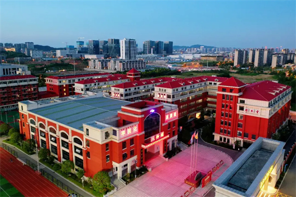 2025年长沙市麓谷高级中学复读招生简章