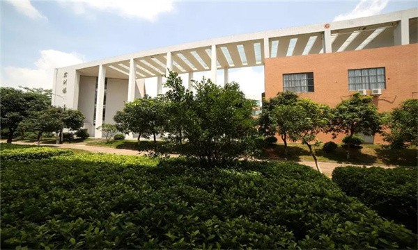 长沙市耀华高级中学学校特色