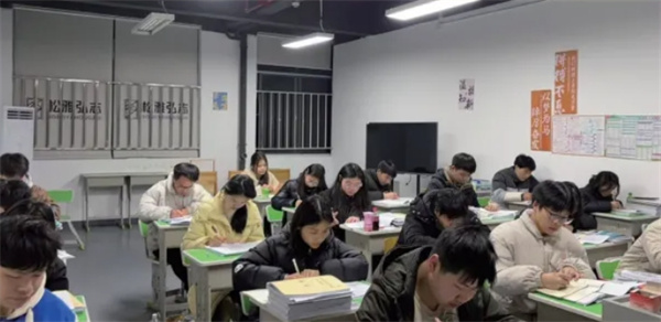 长沙松雅弘志单招师资
