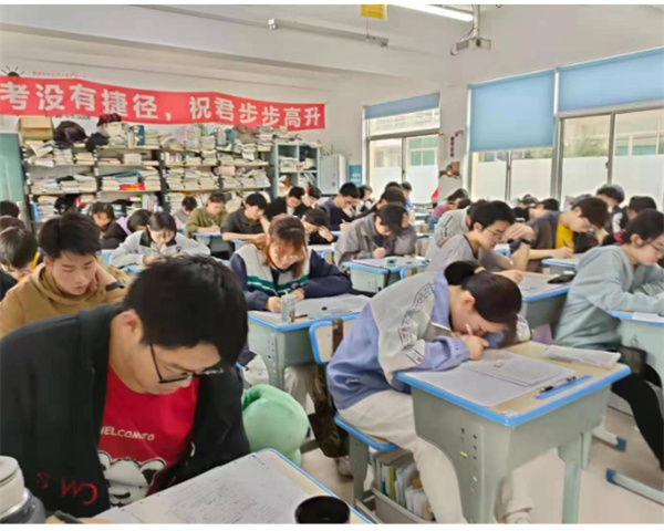 长沙卓越艺考文化课辅导学校