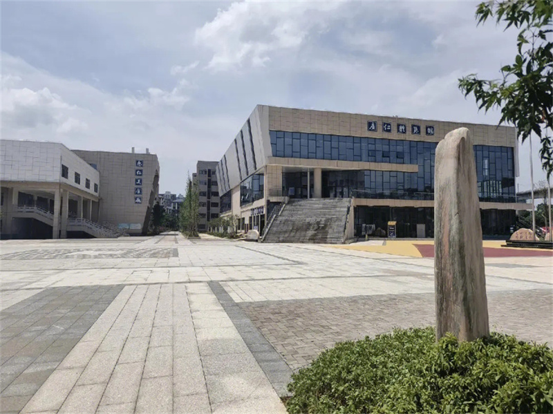 2025年湖南省隆回县楚云中学高考复读政策最新解读与报名指南