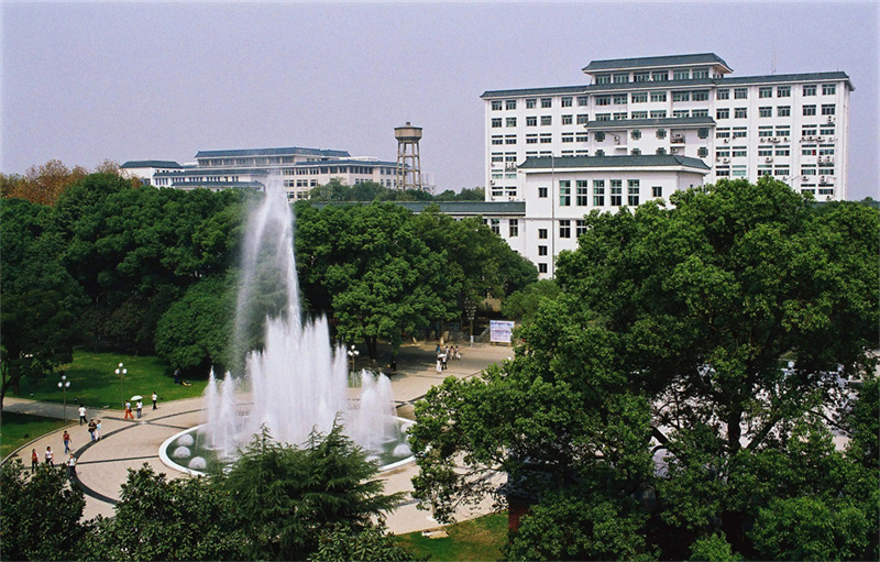 常德高中复读学校_常德西洞庭湖一中_