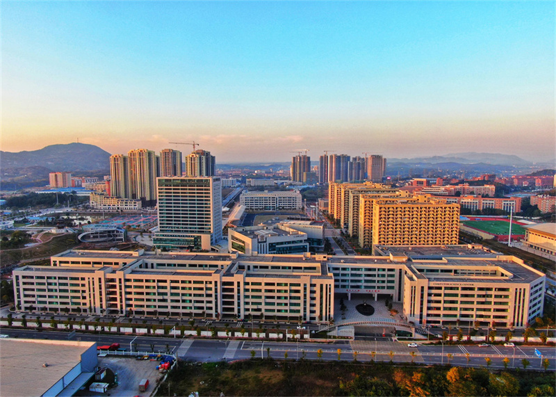 重点中专与普通高中该怎么选？这里有你要的答案
