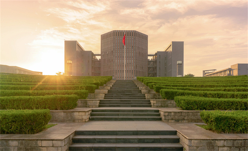 双峰县复读学校_双峰文正复读学校收费_