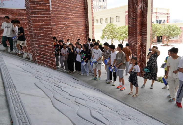 溆浦县师大思沁高级中学