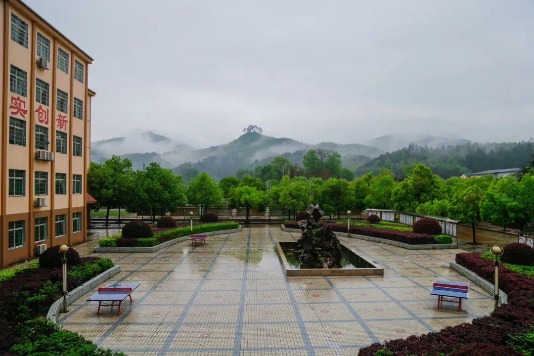 怀化华美高复部