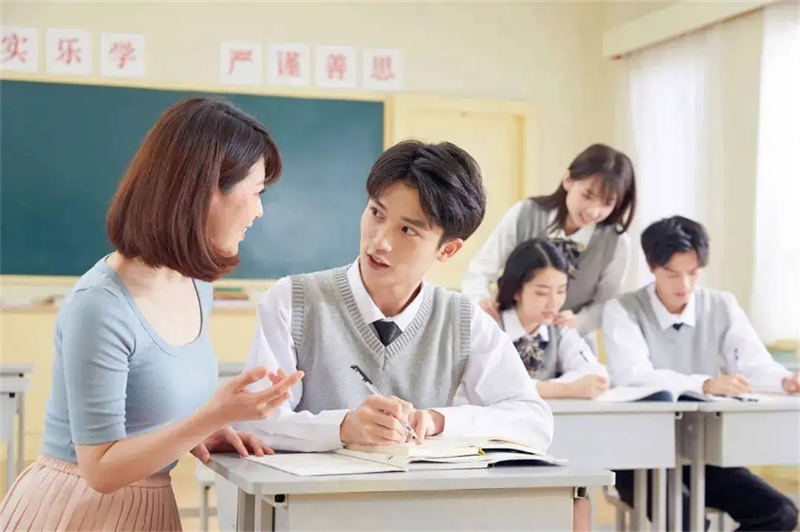 _平江颐华学校高中招生_平江颐华实验学校怎么样