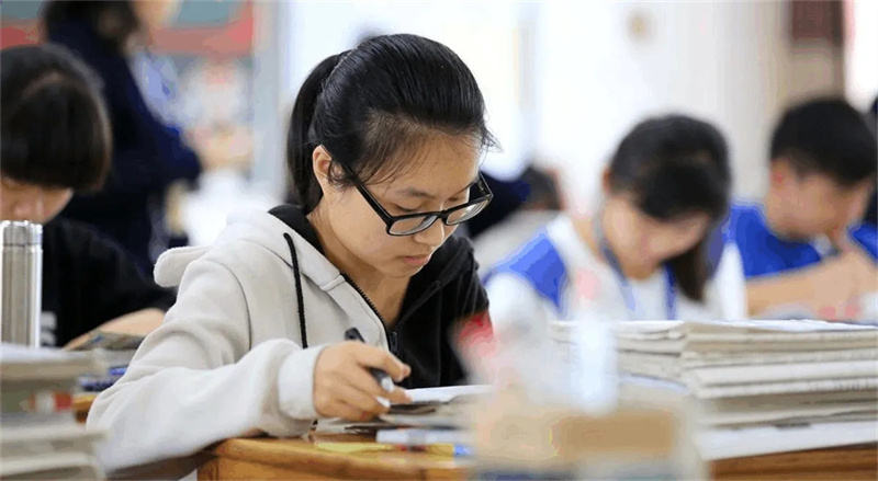 2022年高考复读有优势吗_22年高考复读有风险吗_