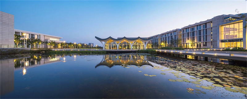 _邵阳市南华中学是初中还是高中_邵阳中学南华校区地址