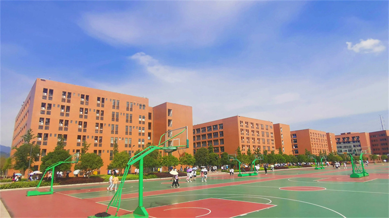 新田德恒实验学校宿舍__新田德恒学校怎么样