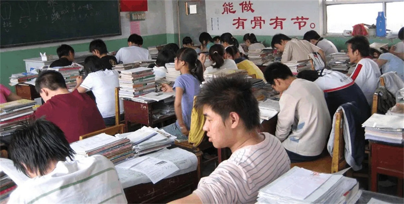 湖南高考复读心得分享:从三本到一本的蜕变之路__湖南高考复读心得分享:从三本到一本的蜕变之路